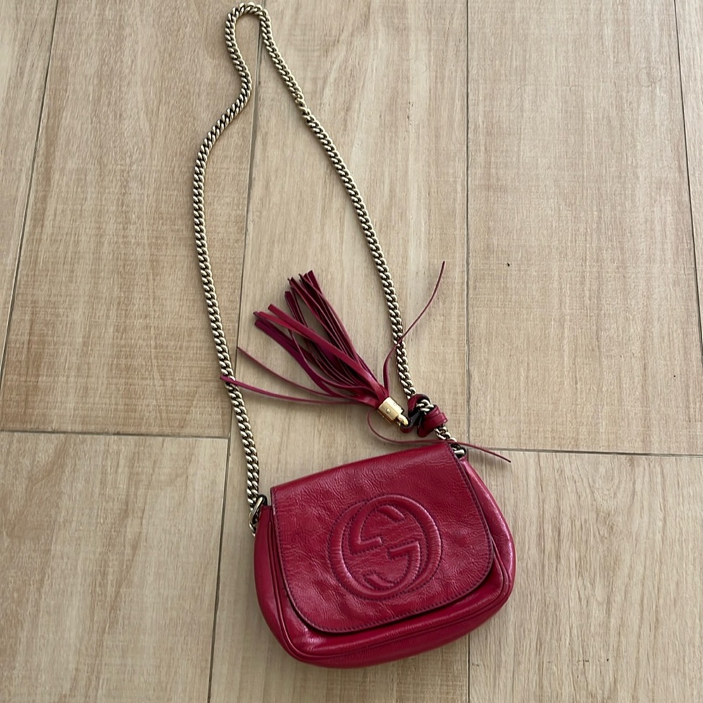 Retro Gucci bag.